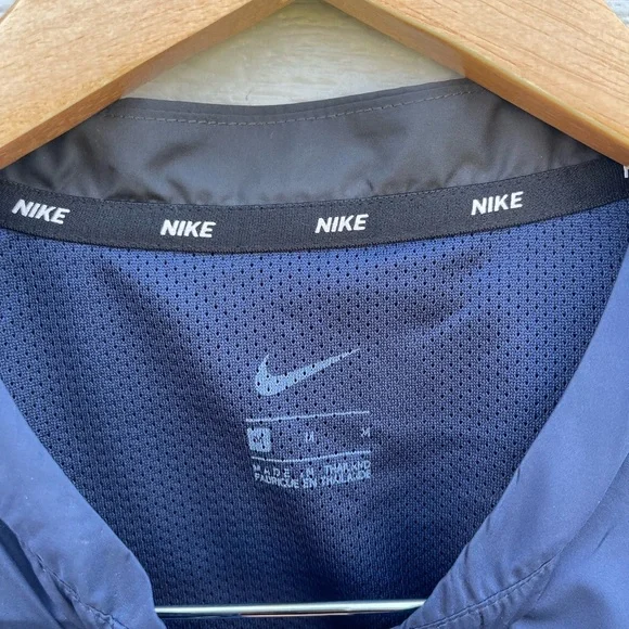 Nike Shirt Womens M Swoosh Short Sleeve Navy Pullover Softball AV6696-419 - Picture 2 of 7